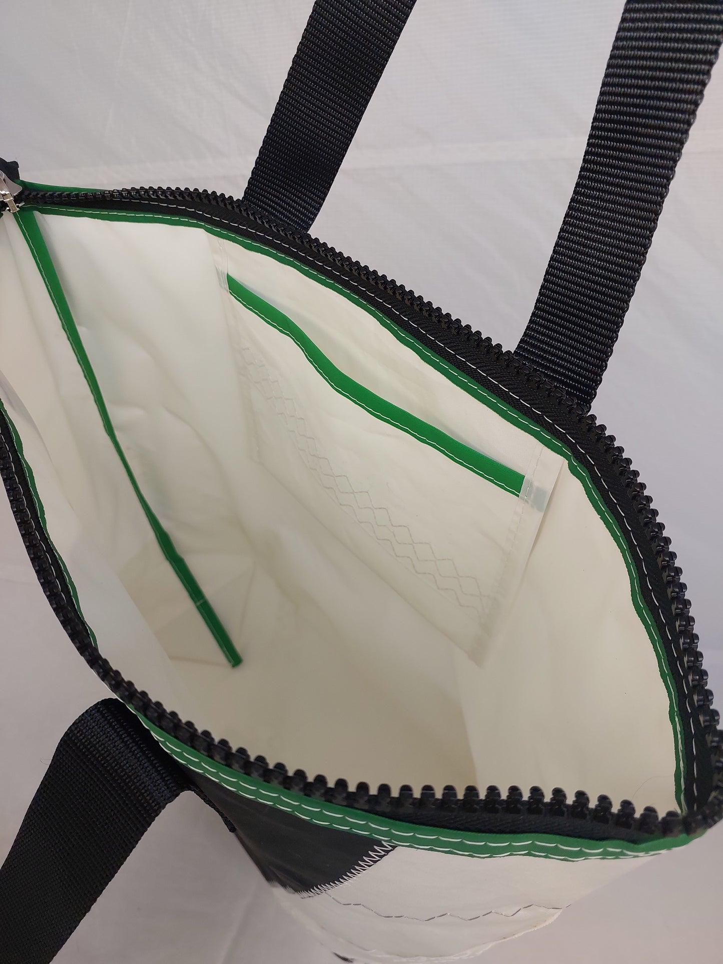 #4 Zip Tote 750