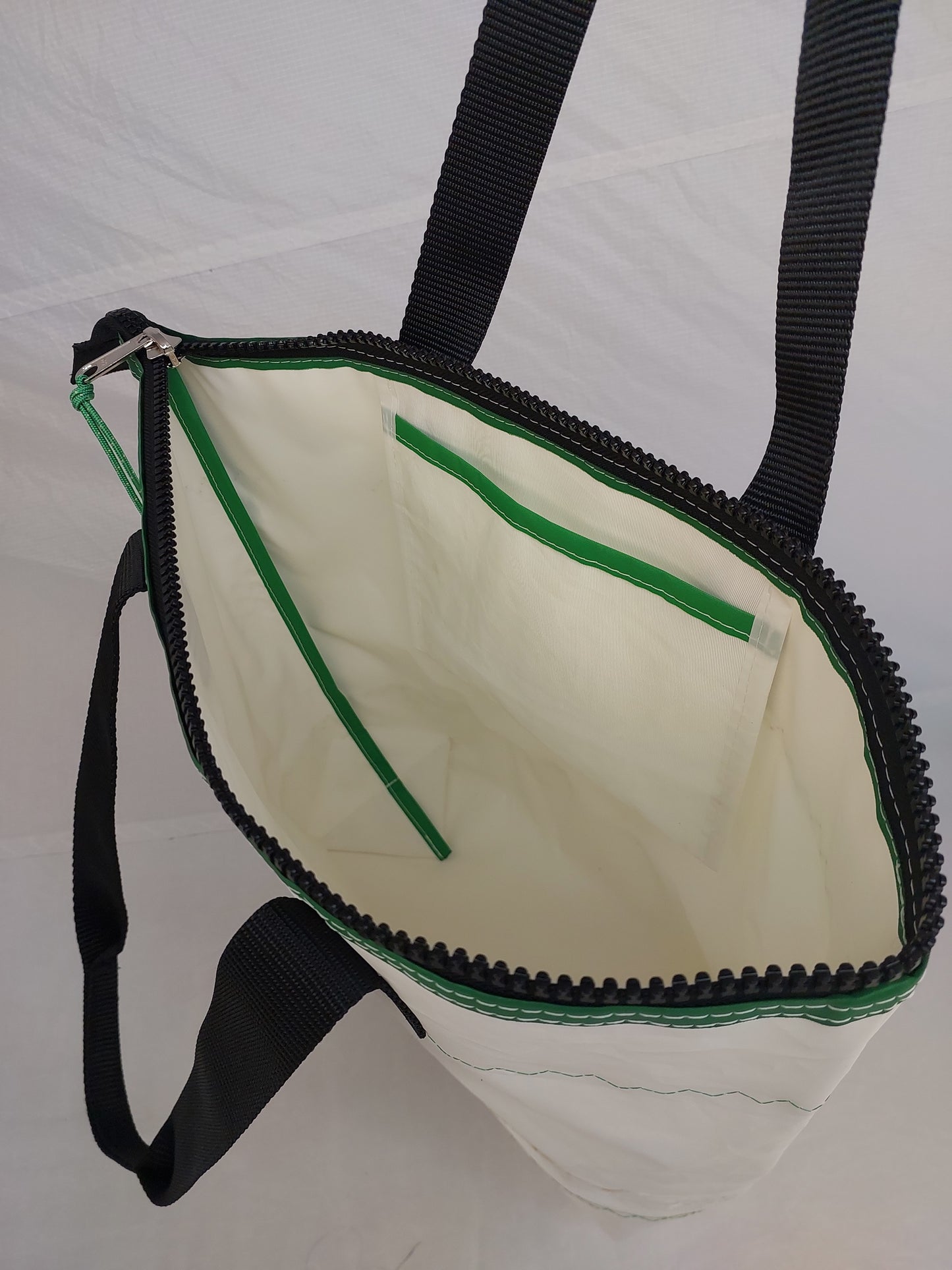 Reacher Zip Tote 755