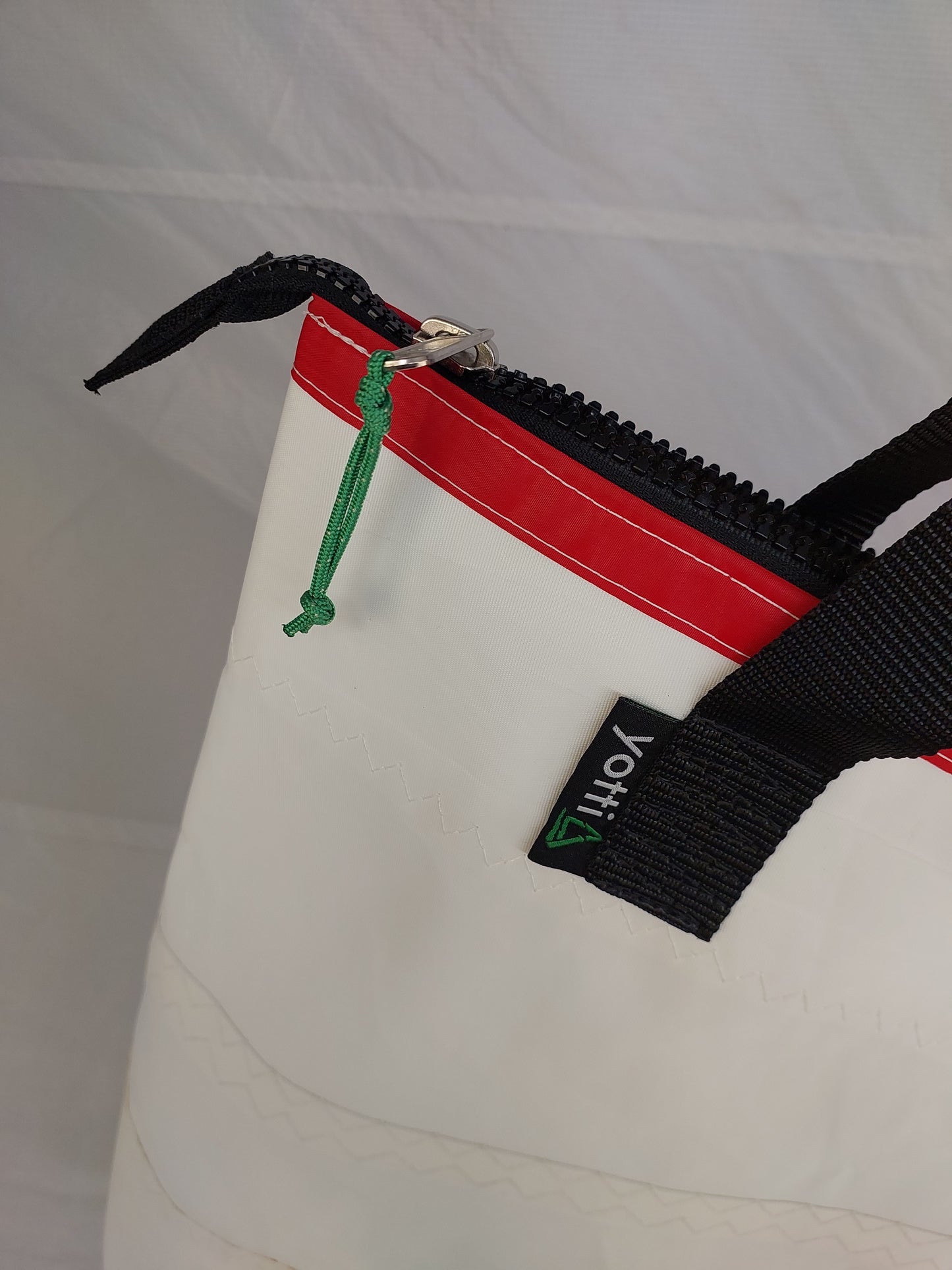 Italian Zip Tote 769