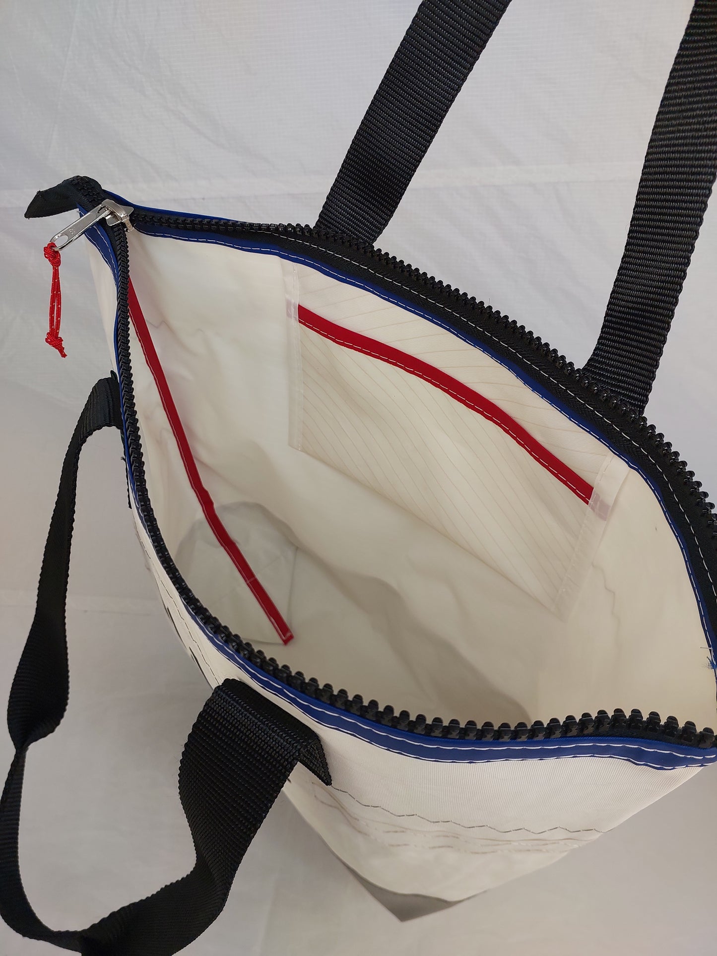 Main Zip Tote 773