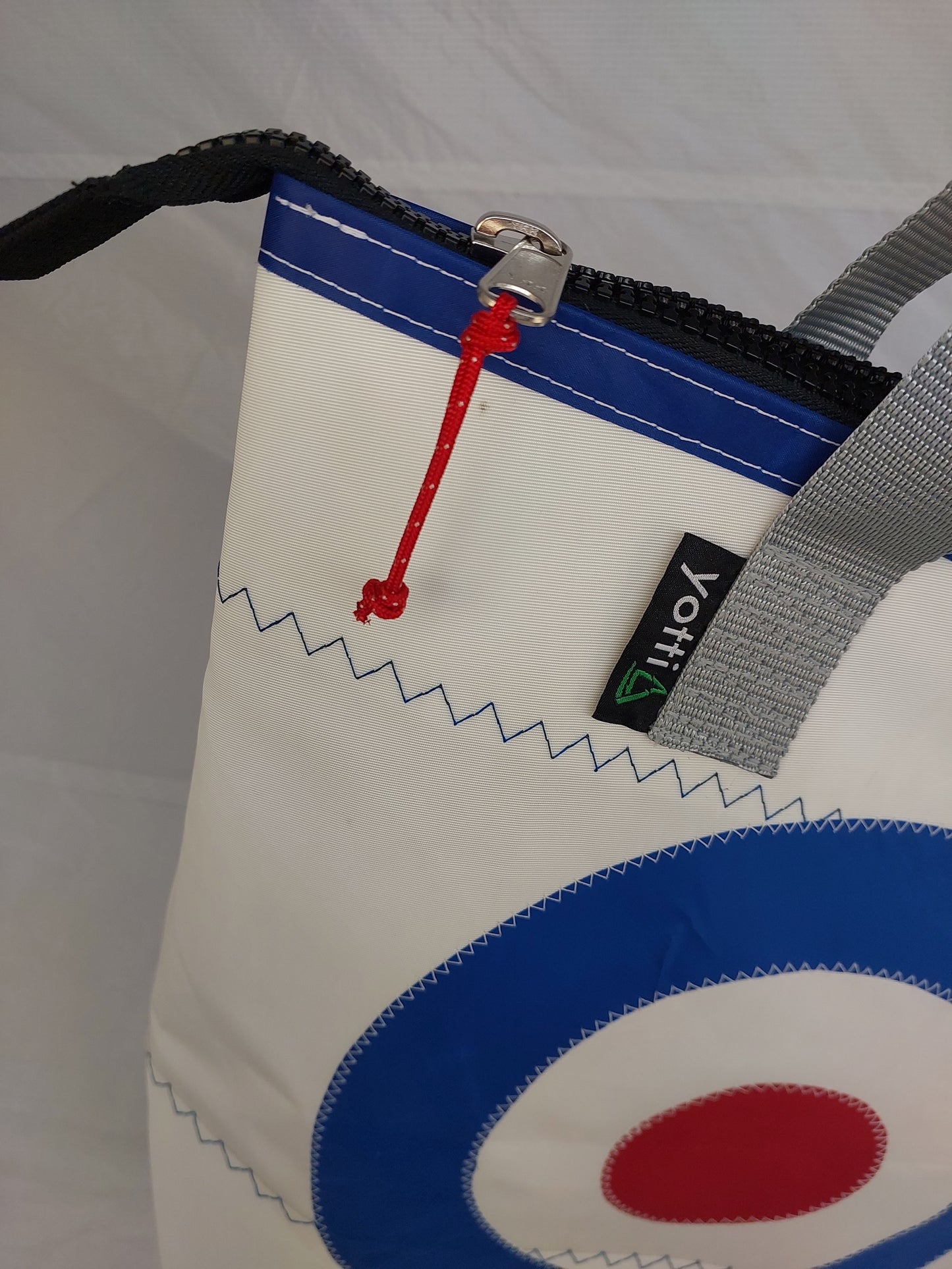 Roundel Zip Tote 781