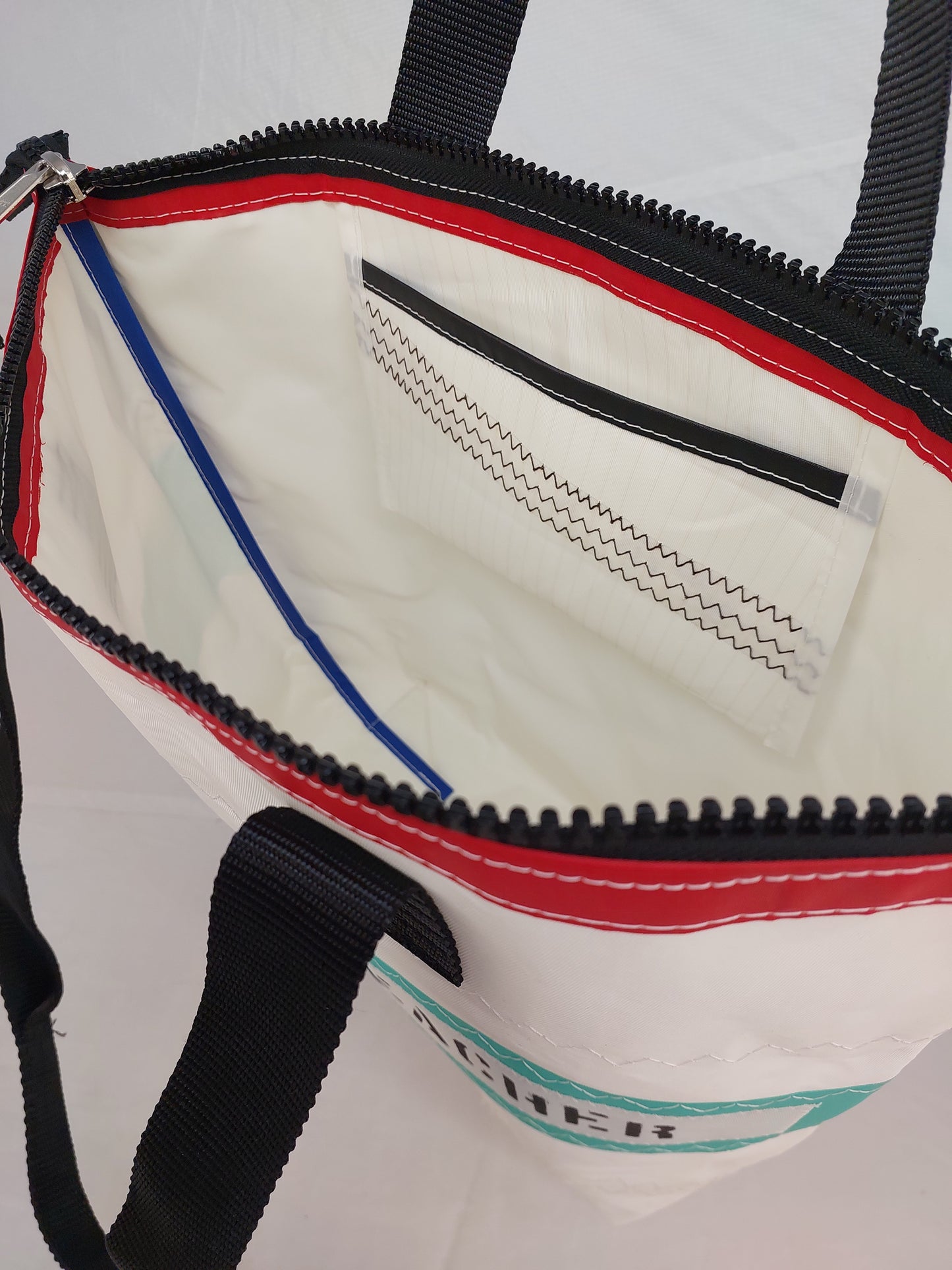 Reacher Zip Tote 782