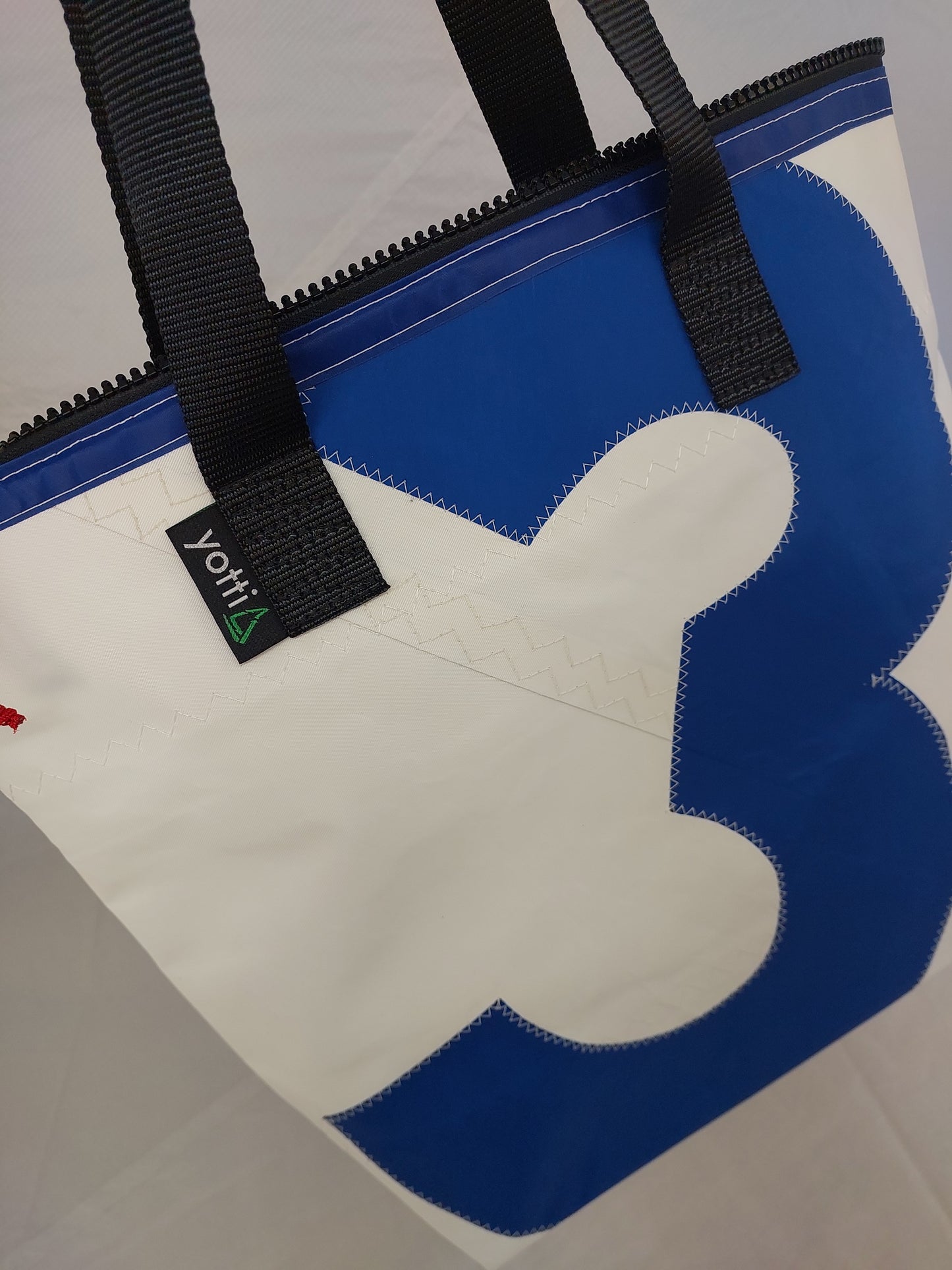 #3 Zip Tote 799