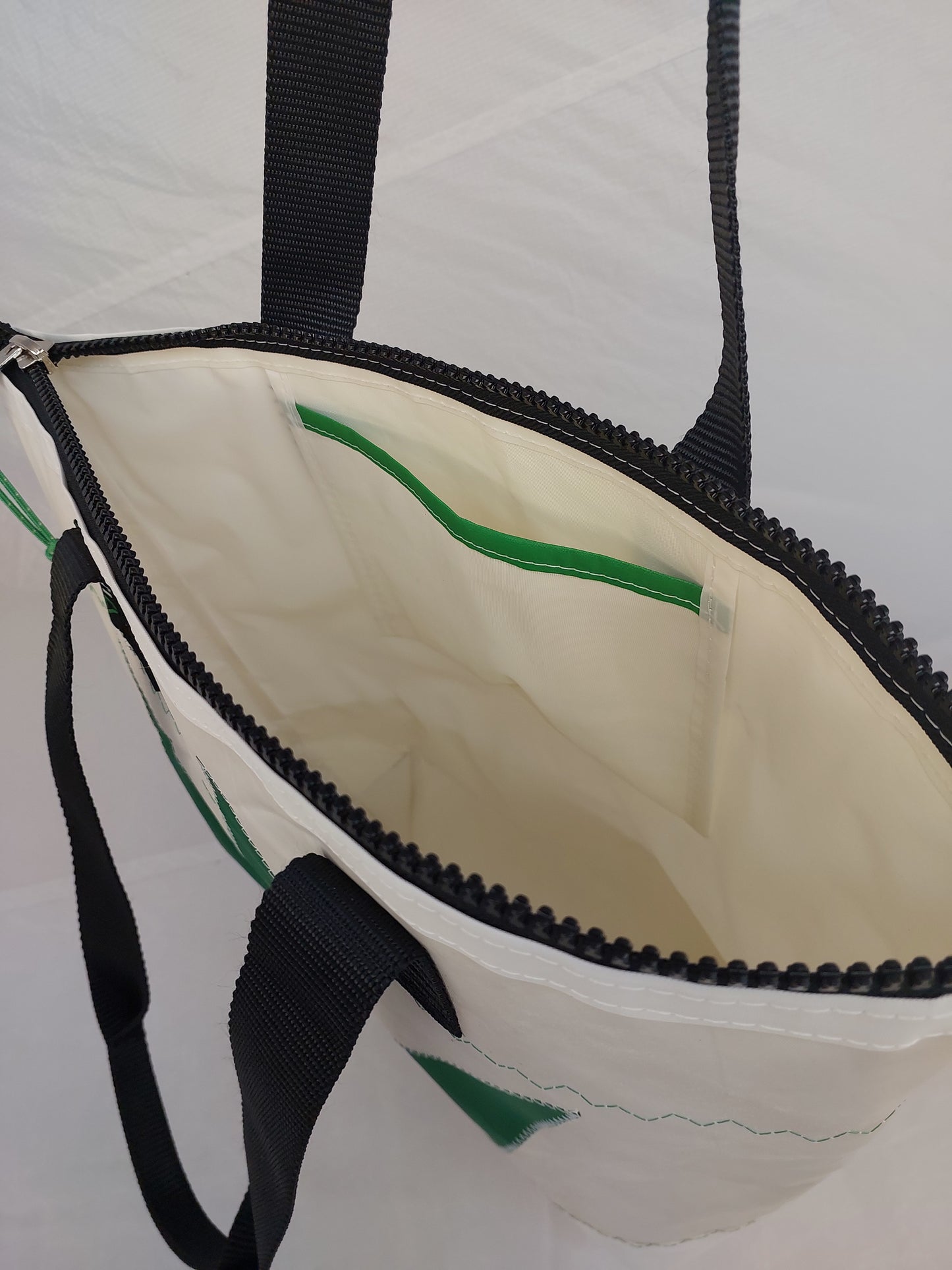 Crown Zip Tote 811