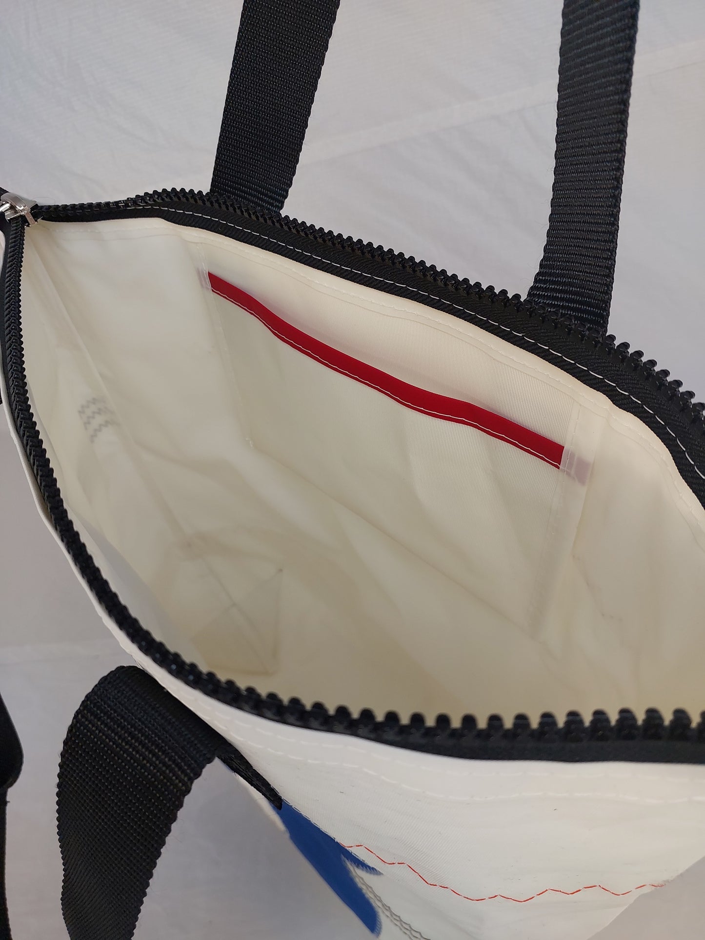 #8 Zip Tote 820