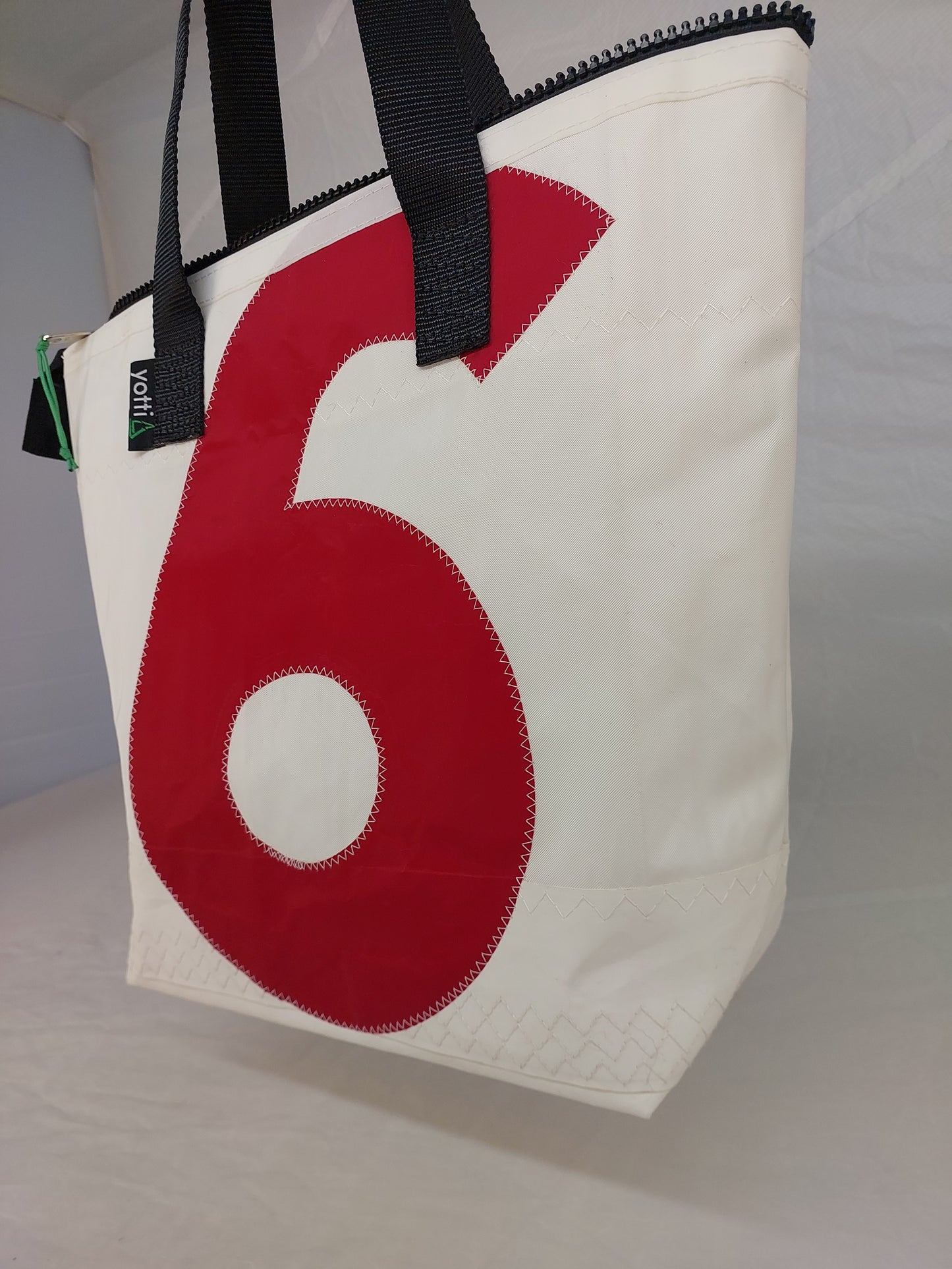 #6 Zip Tote 823