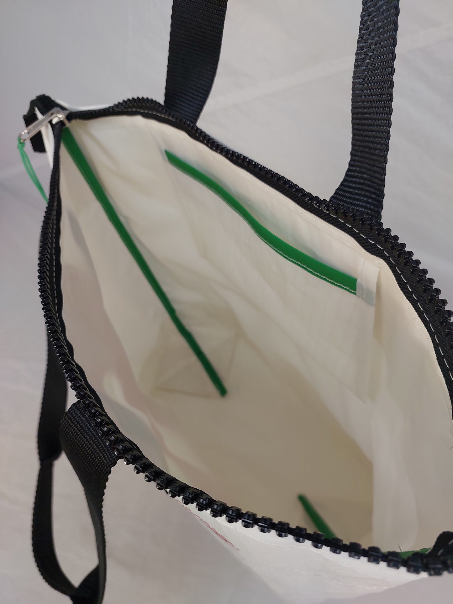 #6 Zip Tote 823
