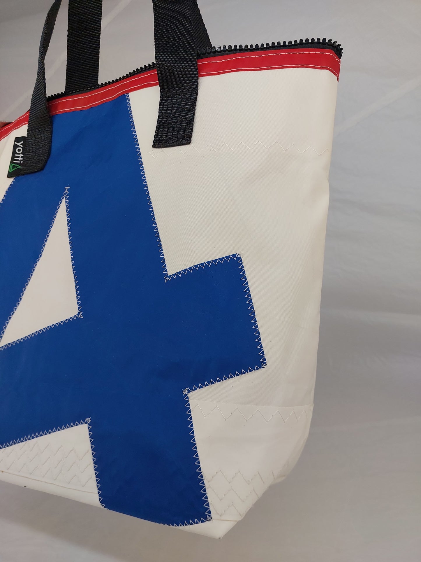 #4 Zip Tote 827