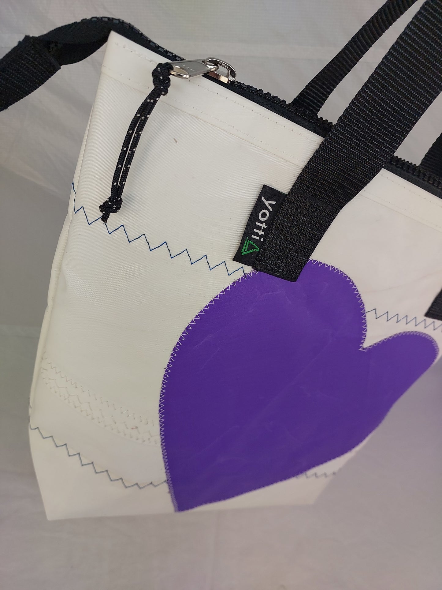 Heart Zip Tote 831