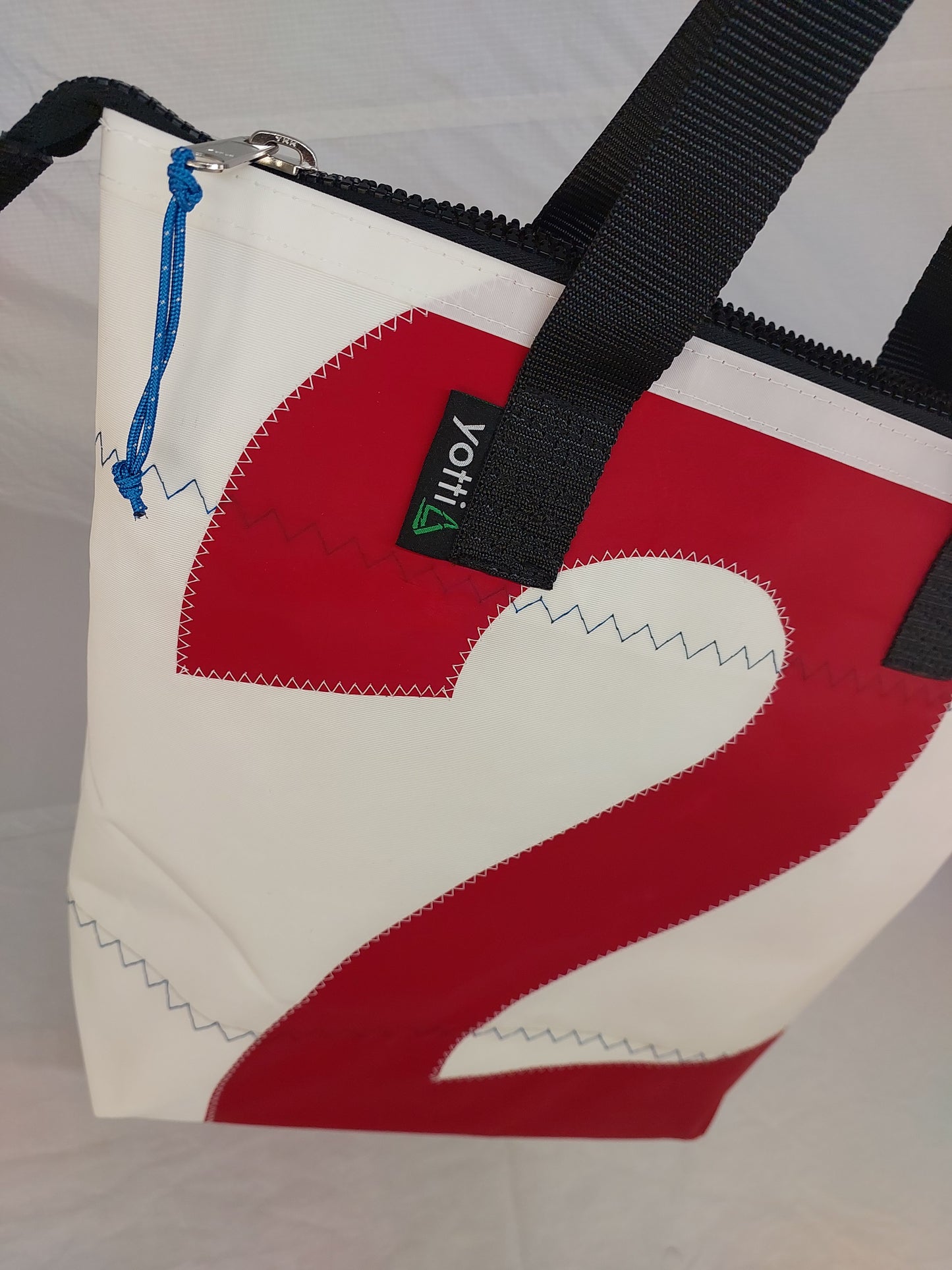 #2 Zip Tote 835