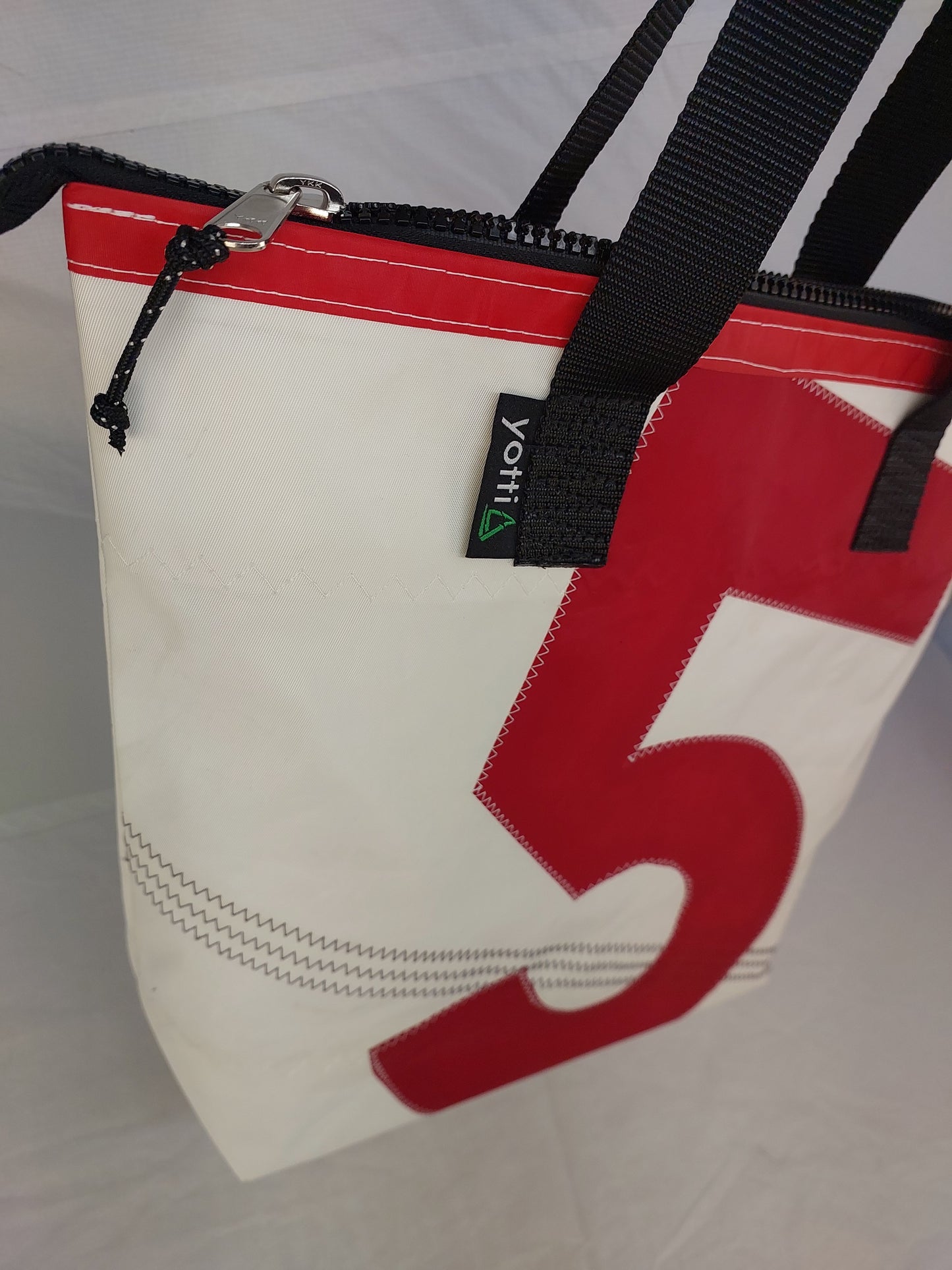 #5 Zip Tote 838