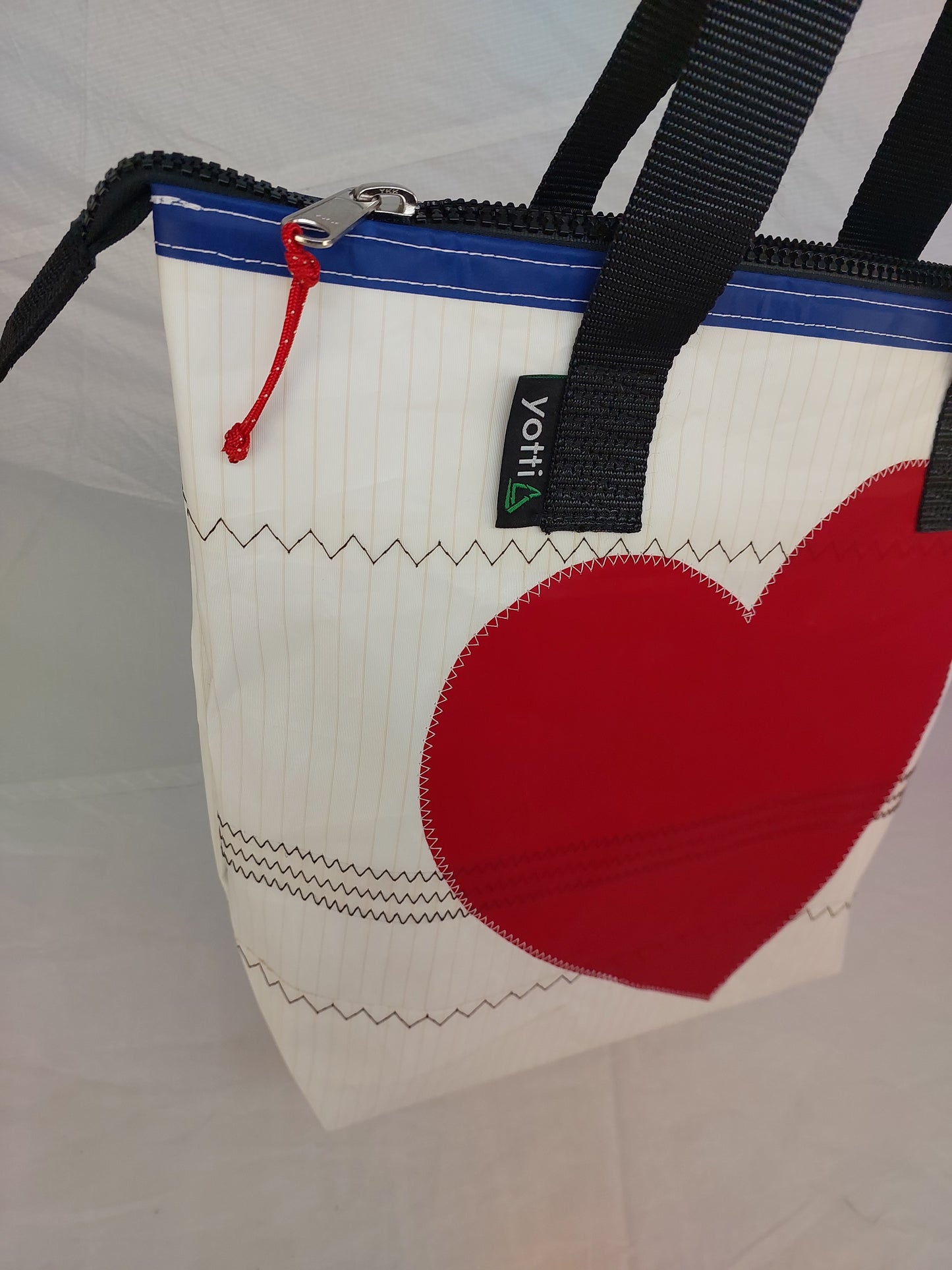 Heart Zip Tote 845