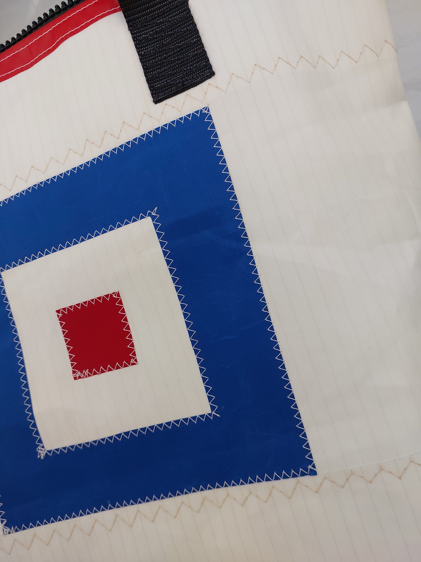 W Flag Zip Tote 847