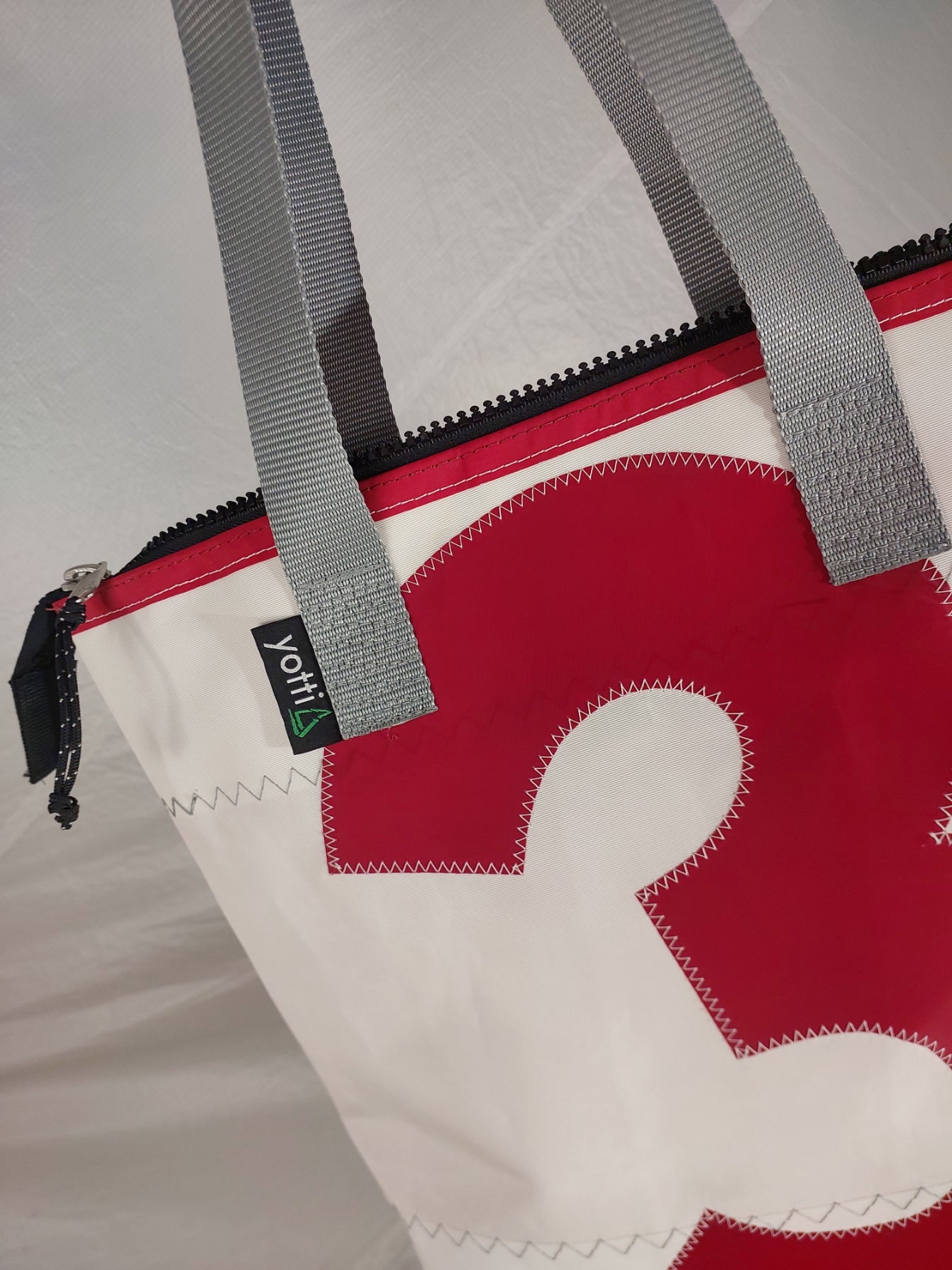 #3 Zip Tote 895