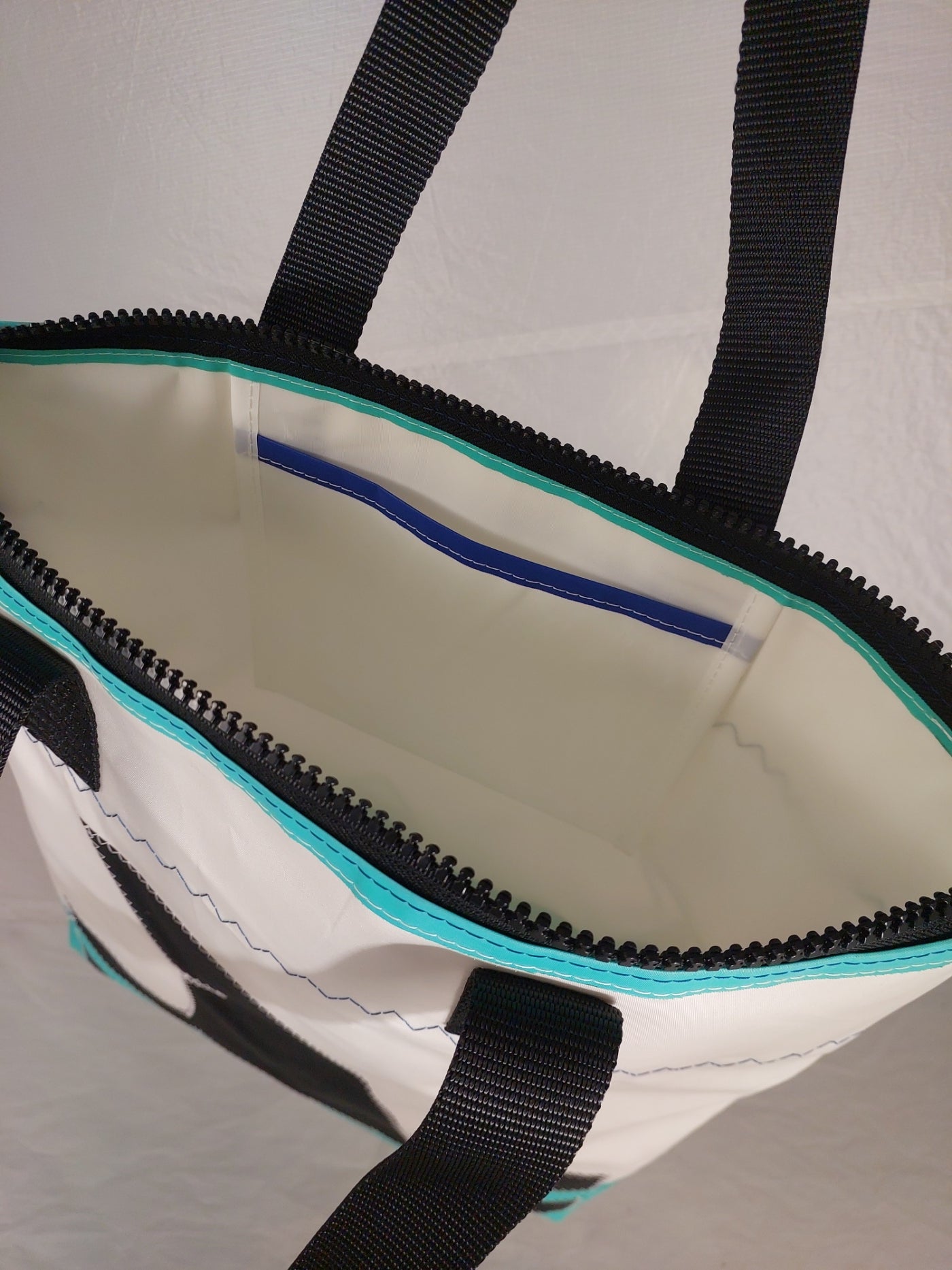 Shark Zip Tote 900