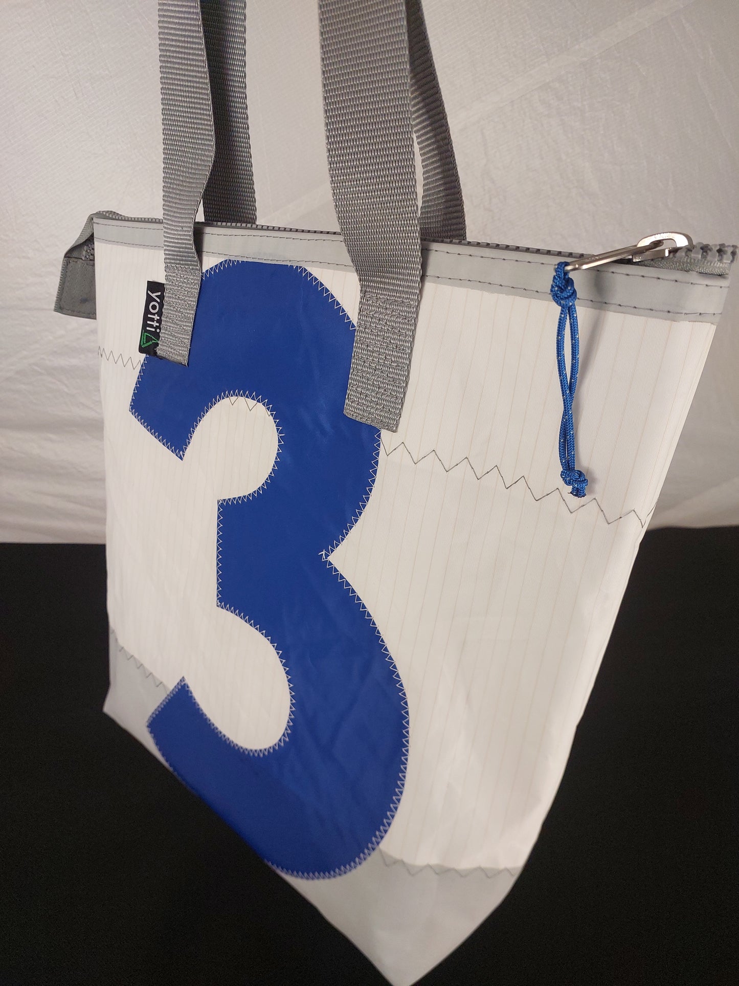 #3 Zip Tote 942