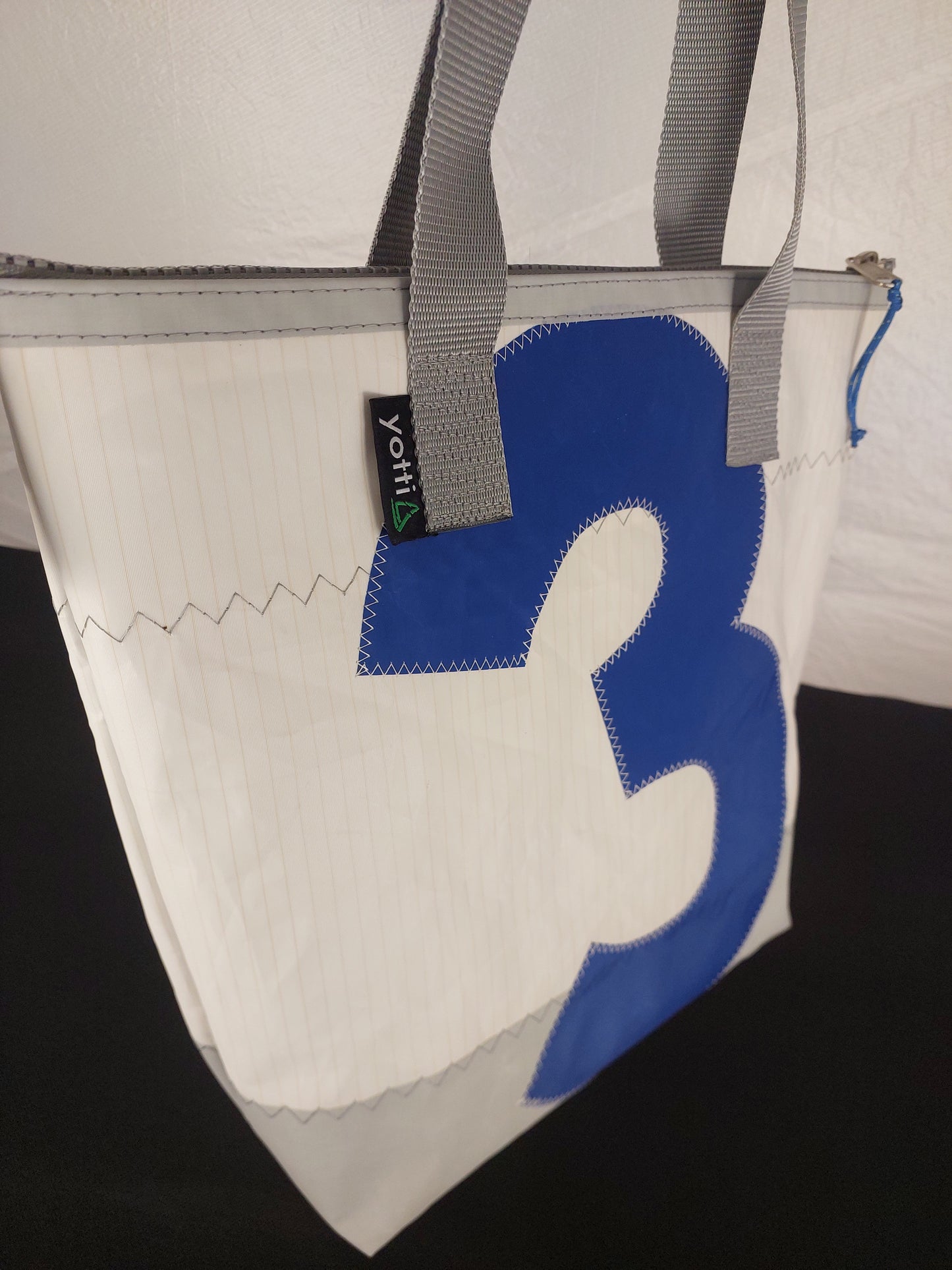 #3 Zip Tote 942