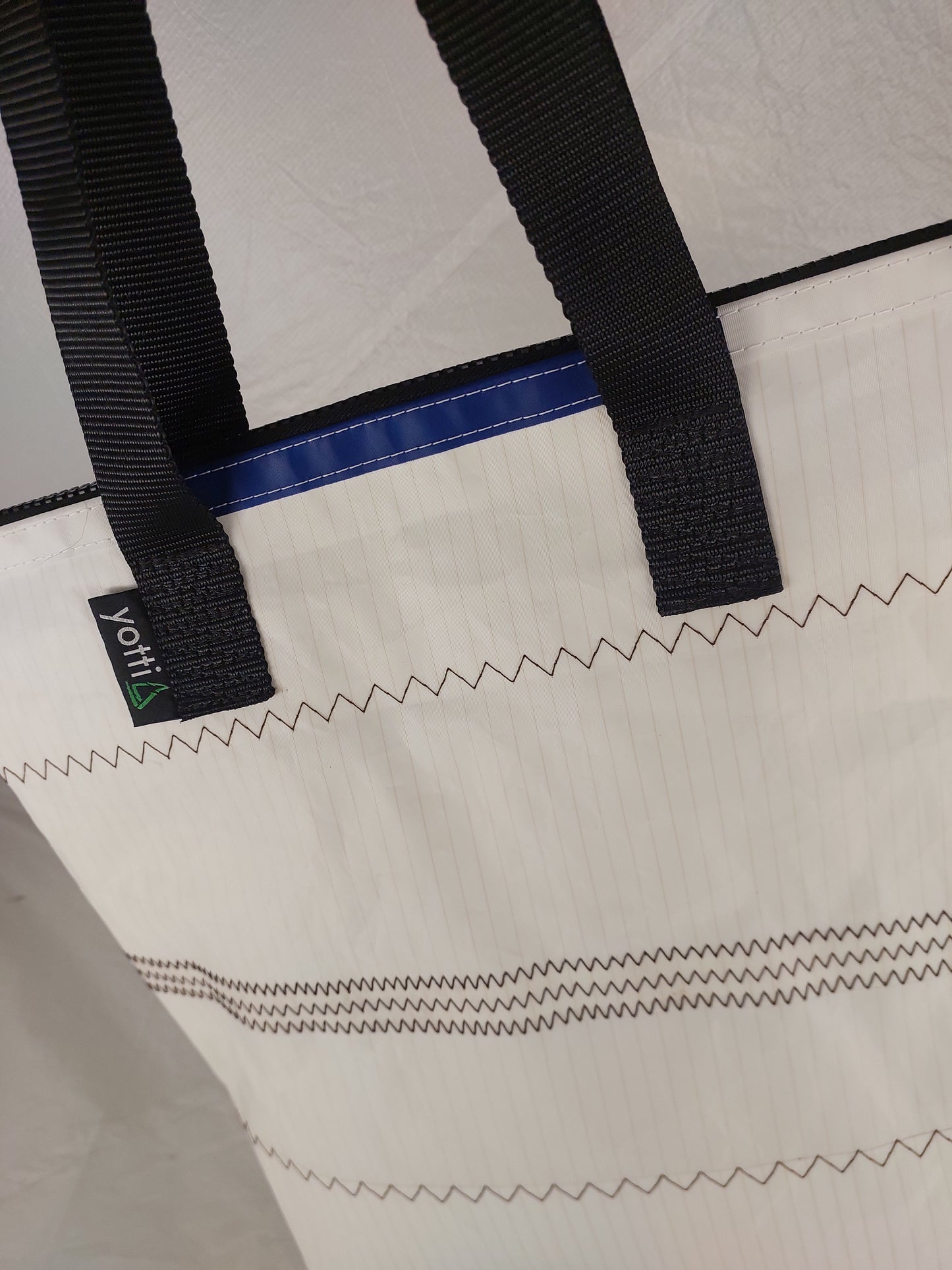 Sail Zip Tote 944