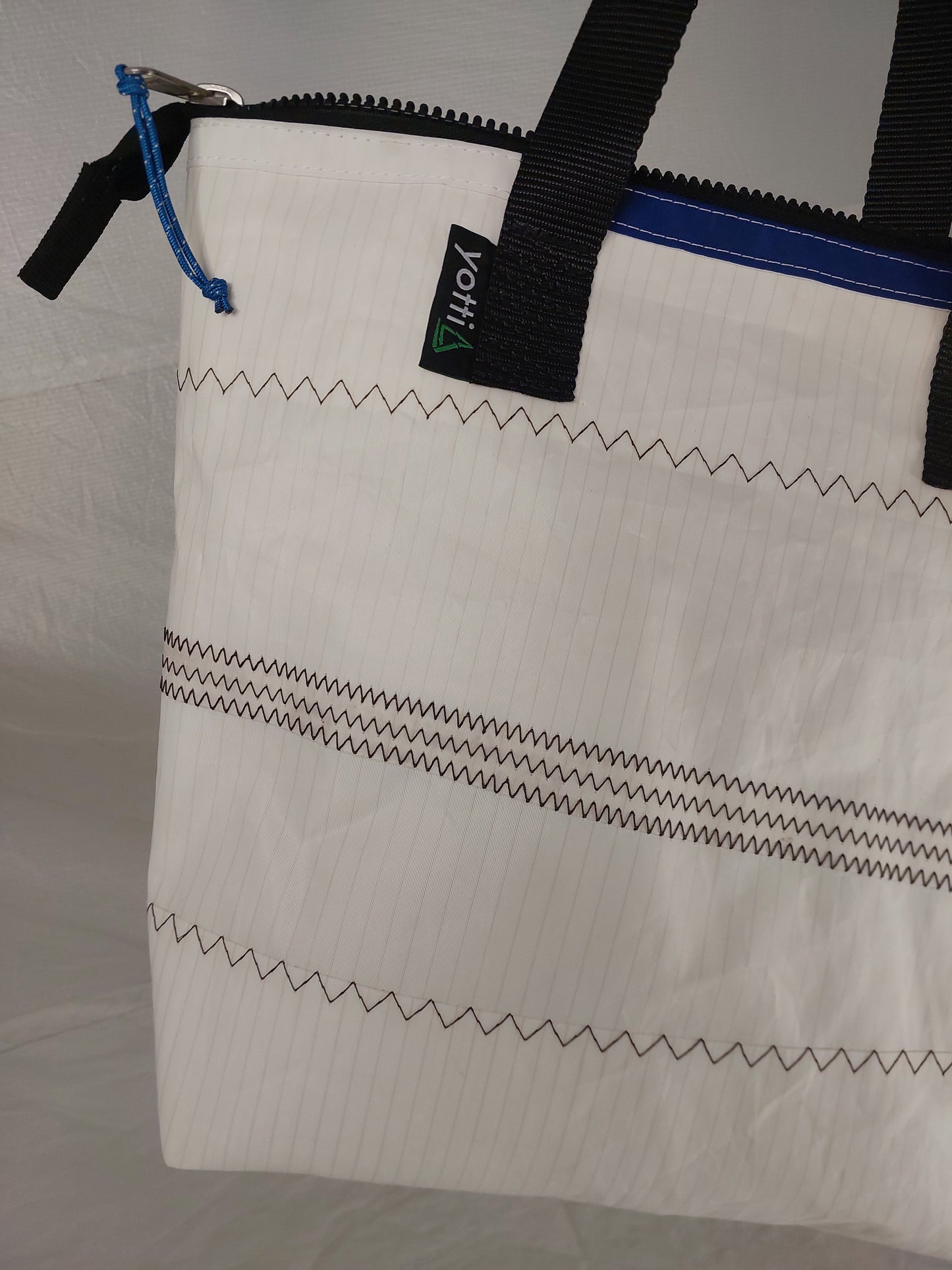 Sail Zip Tote 944