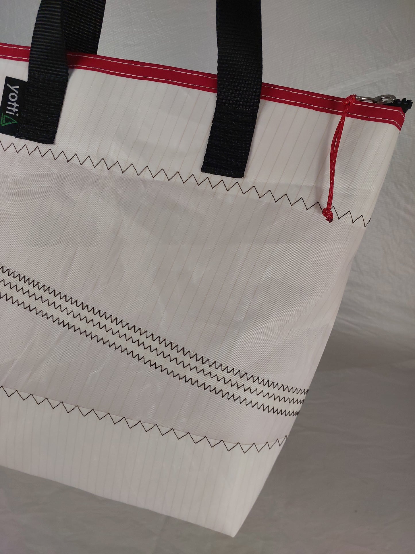 Sail Zip Tote 945
